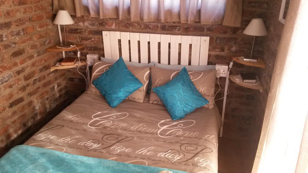 Onze Rust Guest House And Caravanpark كوليزبيرغ الغرفة الصورة
